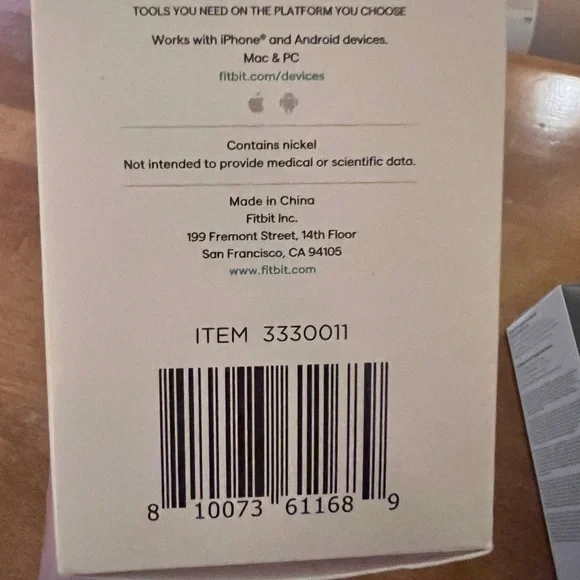 Fitbit Versa 4 Smartwatch - Picture 5 of 7